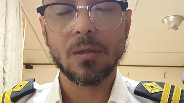 قصة ناقلة النفط “ريم الخليج”| القبطان عماد سلطان يكشف: إيران تطلب 14 مليون دولار للإفراج عن 4 بحارة مصريين