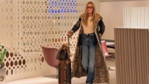 نيكول سابا تستعرض أناقتها بإطلالة شتوية