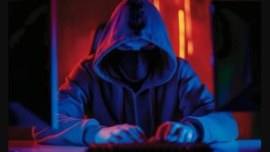 خبير: الجرائم الإلكترونية تبدأ من التنمر وقد تصل لـ الانضمام لعصابات