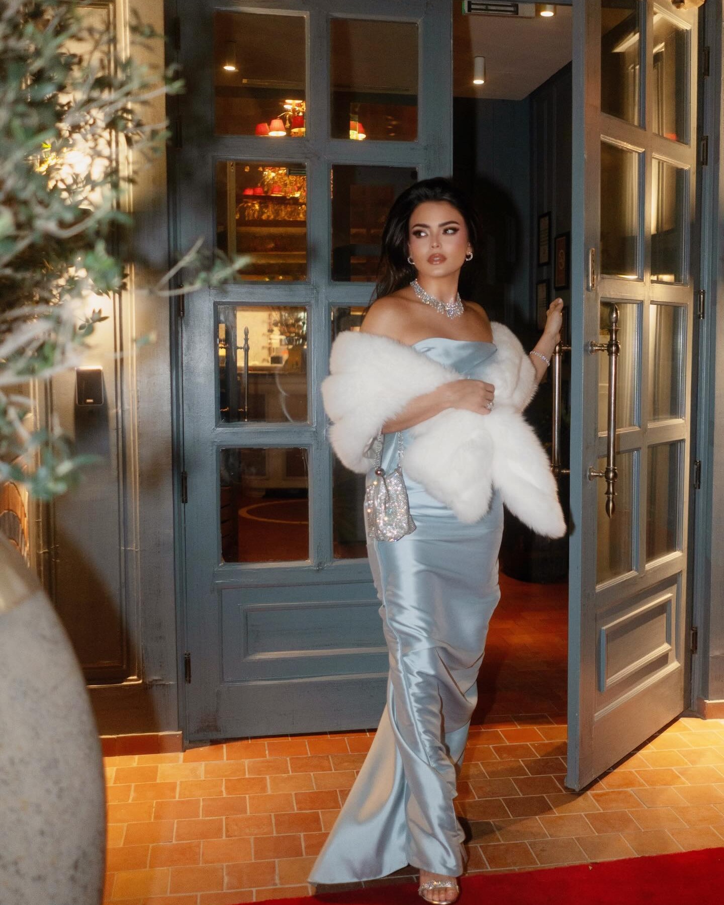 No photo description available.