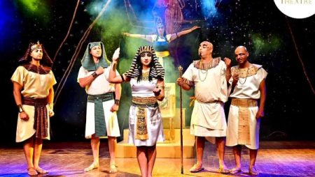 حتشبسوت وإخناتون تعودان للحياة على مسرح المتحف المصري الكبير في عرض فني مبهر