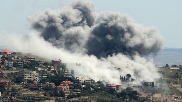 سلاح الجو الإسرائيلي يشن غارات عنيفة على جبل الريحان والبقاع شرقي لبنان سلاح الجو الإسرائيلي يشن غارات عنيفة على جبل الريحان والبقاع شرقي لبنان