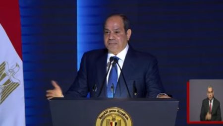 التطور التكنولوجي.. الرئيس السيسي يطالب بتوعية المواطنين للحفاظ على استقرار الدولة