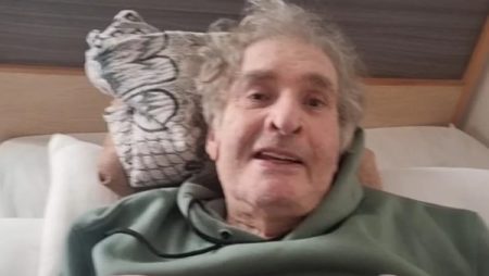 أشرف فايق: محيي إسماعيل بخير ويستكمل العلاج بدار إقامة كبار الفنانين.. خاص