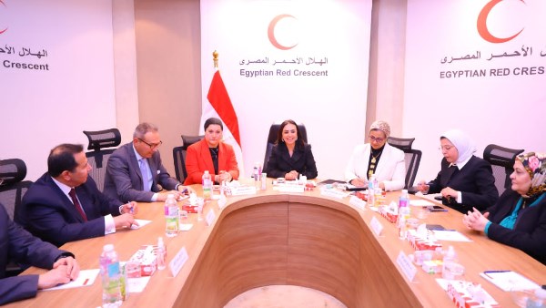 وزيرة التضامن تشهد توقيع «الهلال الأحمر» 6 بروتوكولات لتعزيز الشراكة المؤسسية