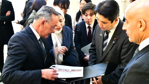 وزير التعليم والثقافة والرياضة والعلوم والتكنولوجيا الياباني يزور المتحف المصري الكبير