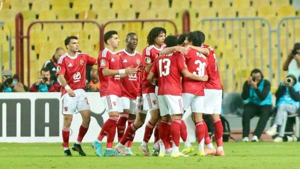 ملف التجديد يشتعل في الأهلي.. خلافات مالية وقلق من الرحيل المجاني |كيف يتعامل النادي؟