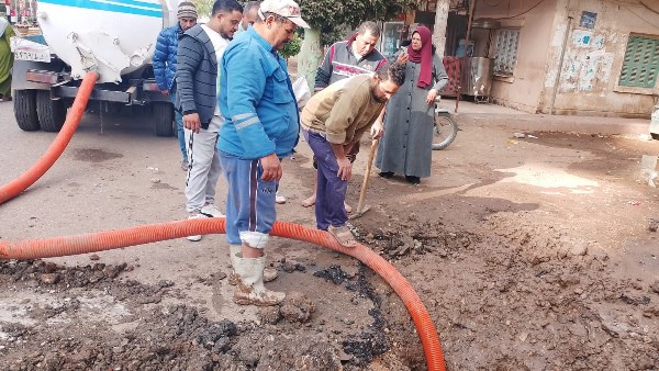 السيطرة على انفجار خط مياه في المنوفية