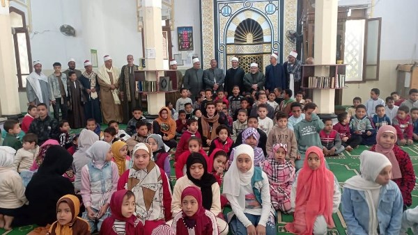 من المسجد إلى الطريق.. الأوقاف: غرس آداب السلوك في نفوس الأطفال بالغنايم