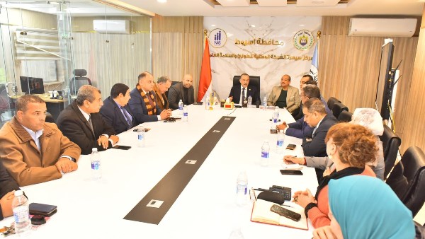 محافظ أسيوط: فتح لجان اليوم الأول لجولة الإعادة في الدوائر 3 في موعدها محافظ أسيوط: فتح لجان اليوم الأول لجولة الإعادة في الدوائر 3 في موعدها