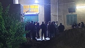 لحظة وصول جثمان رئيس مركز الداخلة إلى مشرحة مستشفى الخارجة بالوادي الجديد.. صور