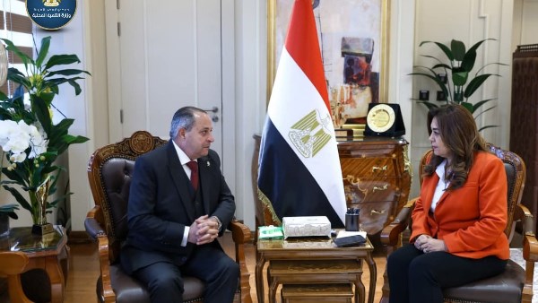 تشغيل شركة الخدمات البيئية .. تفاصيل لقاء وزيرة التنمية المحلية ومحافظ بورسعيد تشغيل شركة الخدمات البيئية .. تفاصيل لقاء وزيرة التنمية المحلية ومحافظ بورسعيد