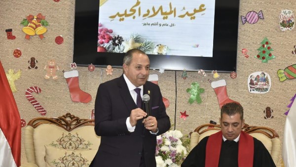 في صباح يوم عيد الميلاد المجيد.. محافظ بورسعيد يشارك شركاء الوطن احتفالاتهم | شاهد