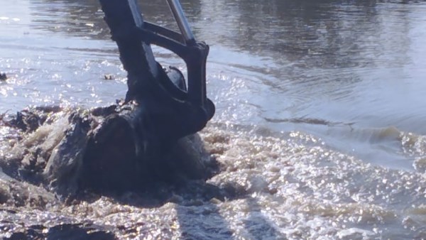 إزالة 17 حالة تعد على المصارف في بورسعيد إزالة 17 حالة تعد على المصارف في بورسعيد