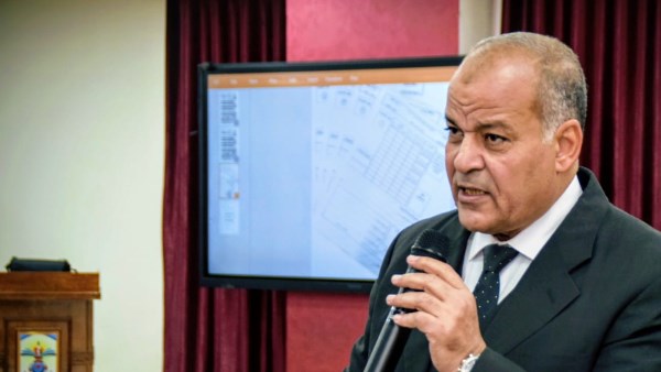 خلال اجتماعه مع رؤساء لجان امتحانات الشهادة الإعدادية.. وكيل تعليم بورسعيد: طبطبوا على أولادنا