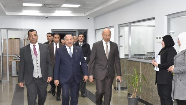 محافظ بورسعيد يترأس اجتماع مجلس إدارة المنطقة الحرة محافظ بورسعيد يترأس اجتماع مجلس إدارة المنطقة الحرة