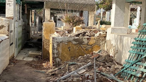 رئيس حي غرب بورسعيد: بنعمل اللي علينا احتراما لحرمة الموتى لكن المواطنين مش بتساعد |تفاصيل