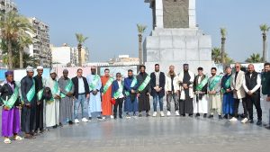 رسالة سلام.. متسابقون بورسعيد الدولية يطربون أهالي الباسلة والسفن العابرة للقناة بمدح الرسول