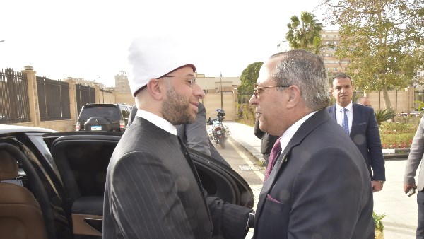 محافظ بورسعيد يستقبل وزير الأوقاف ضمن فعاليات افتتاح مسابقة بورسعيد الدولية للقرآن الكريم