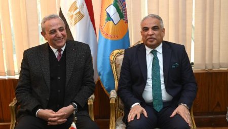 شراكة مستمرة..محافظ الغربية يهنئ جامعة طنطا بالعام الجديد