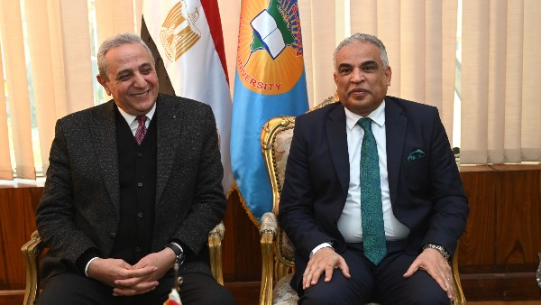 شراكة مستمرة..محافظ الغربية يهنئ جامعة طنطا بالعام الجديد