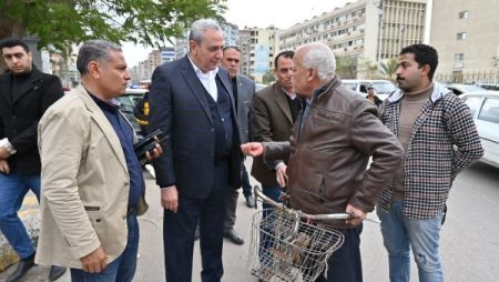 محافظ الغربية يقف حتى ركوب آخر راكب بمواقف طنطا.. متابعة ميدانية دقيقة لحركة المواقف واستجابة فورية لمطالب المواطنين بإنشاء دورات مياه بموقف الجلاء