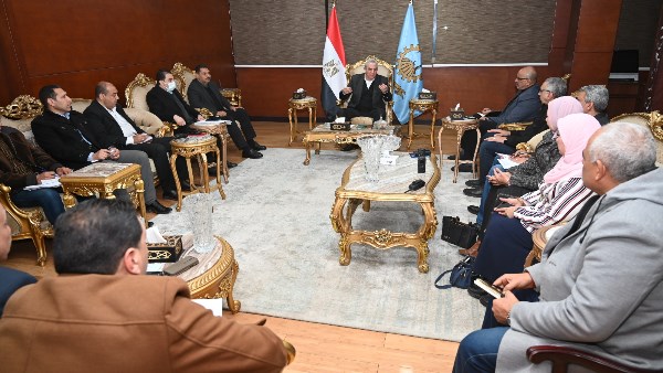 في اجتماع موسع.. محافظ الغربية يقر ضوابط جديدة لتنظيم سير التوك توك