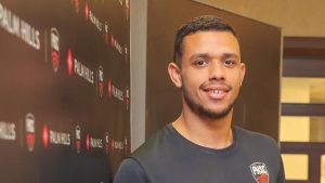 مصطفي عسل يتوج ببطولة الأبطال للإسكواش