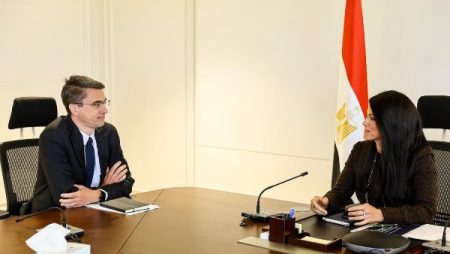 وزيرة التخطيط تبحث مع المدير الإقليمي للبنك الدولي التوسع في الضمانات الاستثمارية