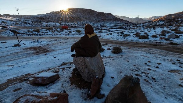 صقيع وضباب .. الأرصاد السعودية تحذر من طقس اليوم السبت