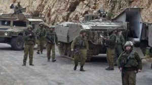 إعلام إسرائيلي: رصد 12 مسلحا خرجوا من أحد أنفاق رفح الفلسطينية واستهدف بعضهم