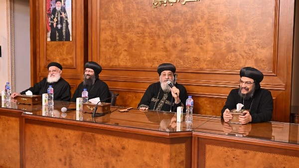 البابا تواضروس يلتقي شباب كنيستين من إيبارشية نيويورك بالإسكندرية | صور