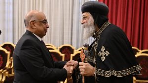 وزير العدل وعدلي منصور يهنئان البابا تواضروس بعيد الميلاد | صور
