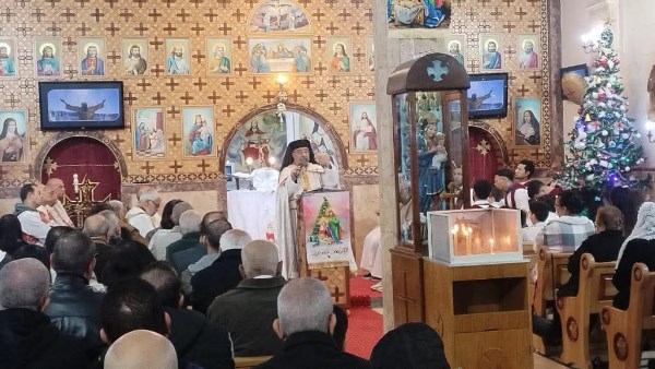 البطريرك الأنبا إبراهيم إسحق يترأس قداس الغطاس بكنيسة القديسة تريزا بسيدي بشر