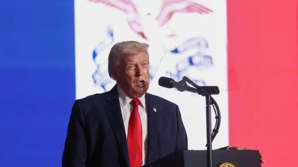 ترامب : هناك “أسطولاً” ثان يتجه نحو إيران الآن