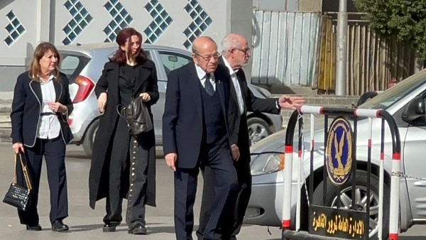 وصول جثمان شقيقة وسيم السيسي إلى كنيسة القديس العظيم