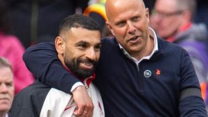 يا للأسف.. سلوت يوجه رسالة لـ محمد صلاح بعد الهزيمة من السنغال