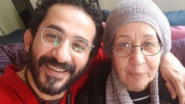 شقيقة أحمد حلمي تكشف عن تعرض والدتهما لوعكة صحية