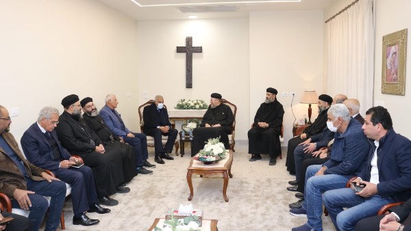 هشام طلعت في كنيستي الرحاب ومدينتي للتهنئة بعيد الميلاد المجيد