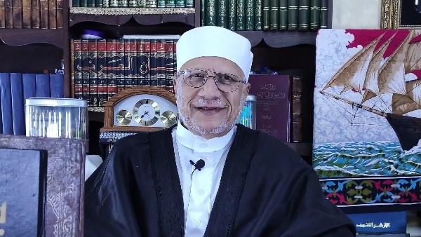 وصول جثمان الشيخ جعفر عبدالله للجامع الأزهر لصلاة الجنازة عليه