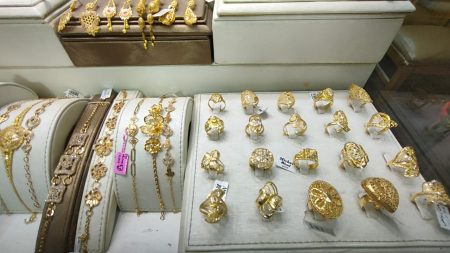 1000 جنيه| ارتفاع سريع في سعر الجنيه الذهب اليوم.. وعيار 21 مفاجأة