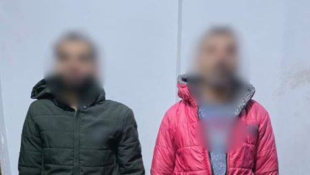 القبض على شخصين يوجهان الناخبين في الهرم