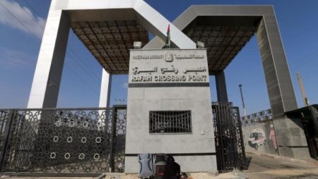 دخول 150 يوميًا .. جيش الاحتلال يُنهي استعداداته لفتح معبر رفح