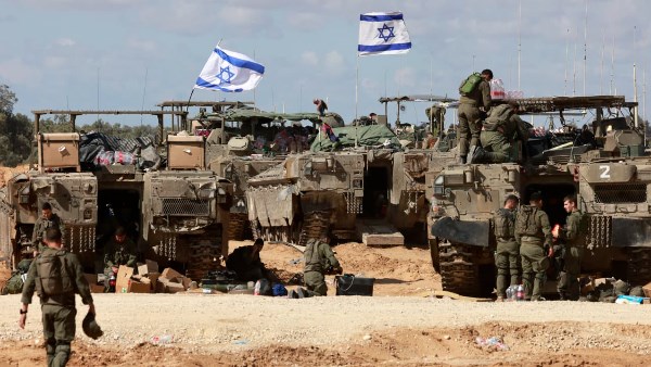 إسرائيل في حالة تأهب قصوى تحسبا لتدخل أمريكي في إيران