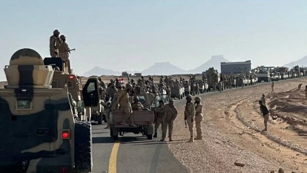 اليمن.. قوات درع الوطن تحبط محاولة تهريب أسلحة منهوبة وتضبط المتورطين