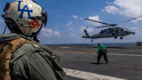 سفن حربية وطائرات مقاتلة | ما الأسطول الأمريكي الضخم المتجه إلى إيران؟