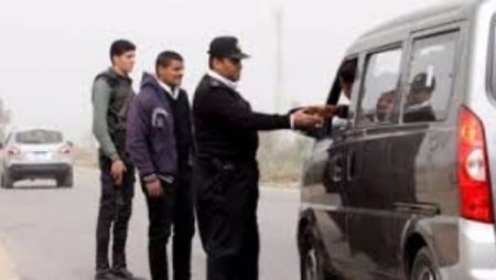أمن الغربية يحرر 218 مخالفة لقائدي المركبات والسيارات.. وغرامات فورية