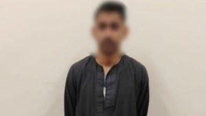 القبض على شخص يجمع بطاقات الناخبين بسوهاج