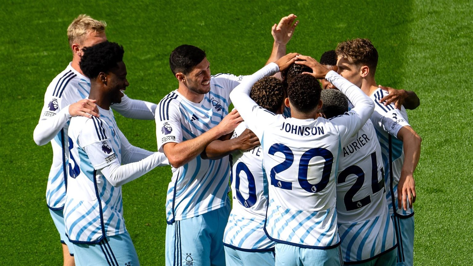 هزلية.. لاعب وست هام ينتقد ركلة جزاء نوتنجهام فورست