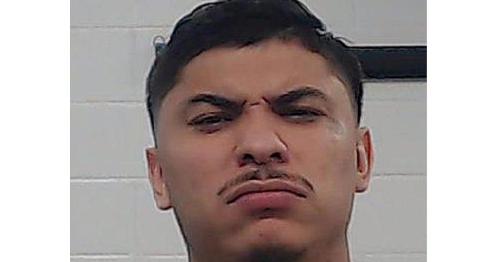 رجل متهم بإطلاق النار على زوجين التقى بهما عبر تطبيق مواعدة وقتل الزوجة